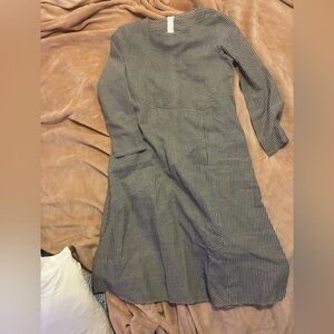 💰5/$10 Striped Black and White Women's Dress